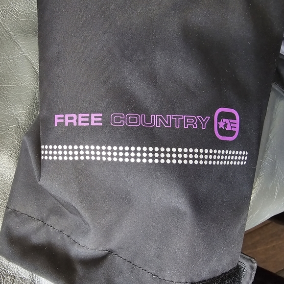 Nice jacket with removable insert and hood. Brand is Radiance - Picture 6 of 6